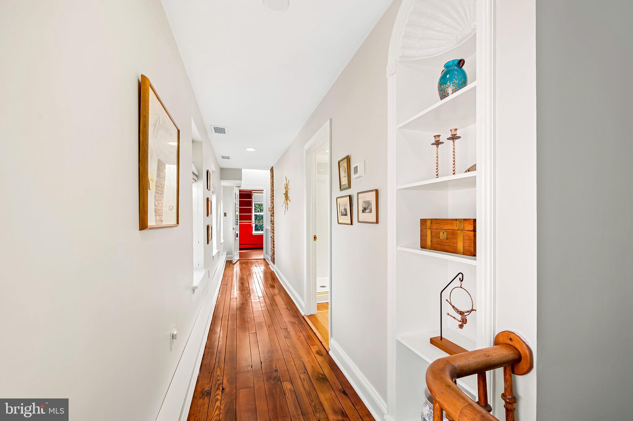 107 W LEE STREET
