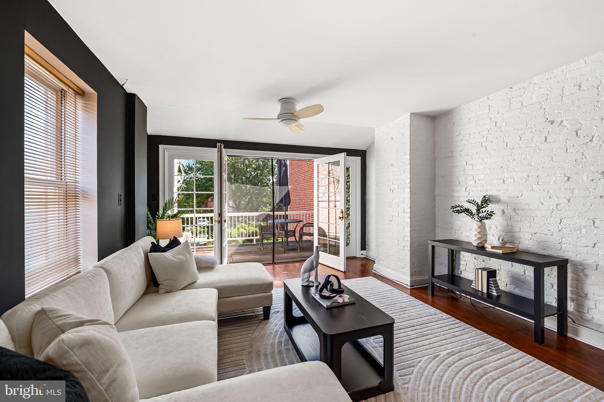 107 W LEE STREET
