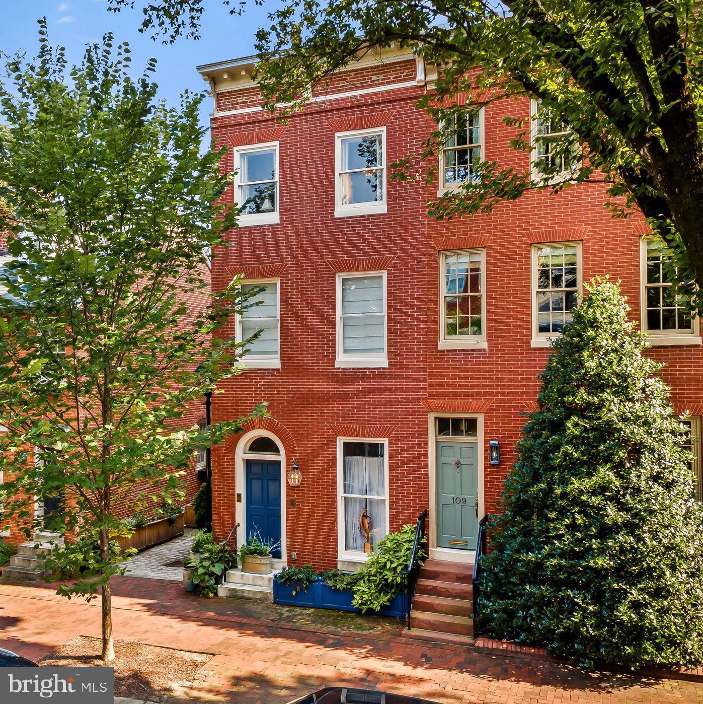 107 W LEE STREET