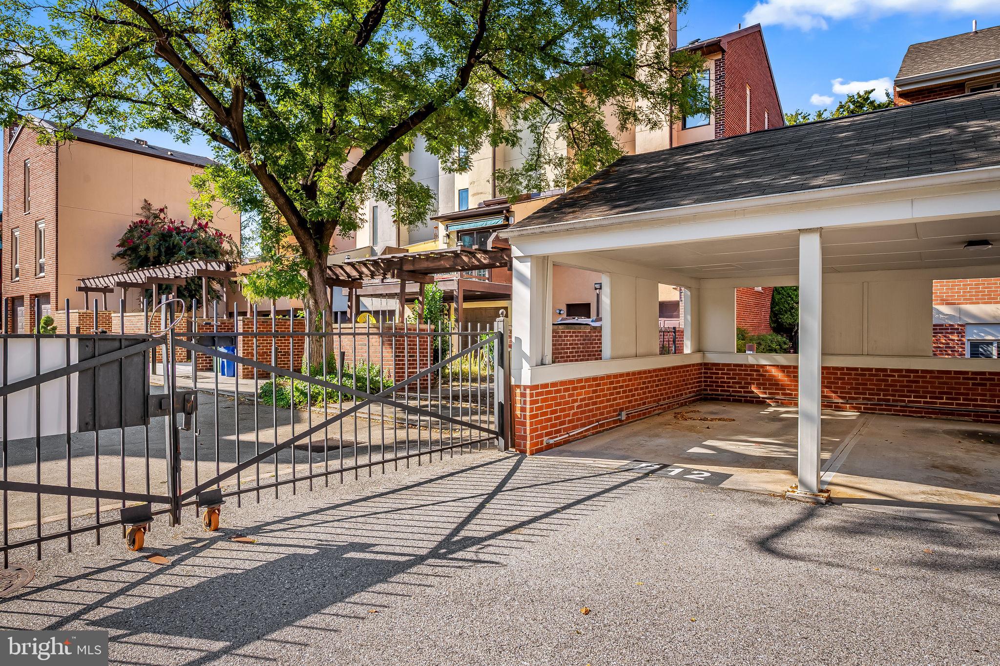 107 W LEE STREET