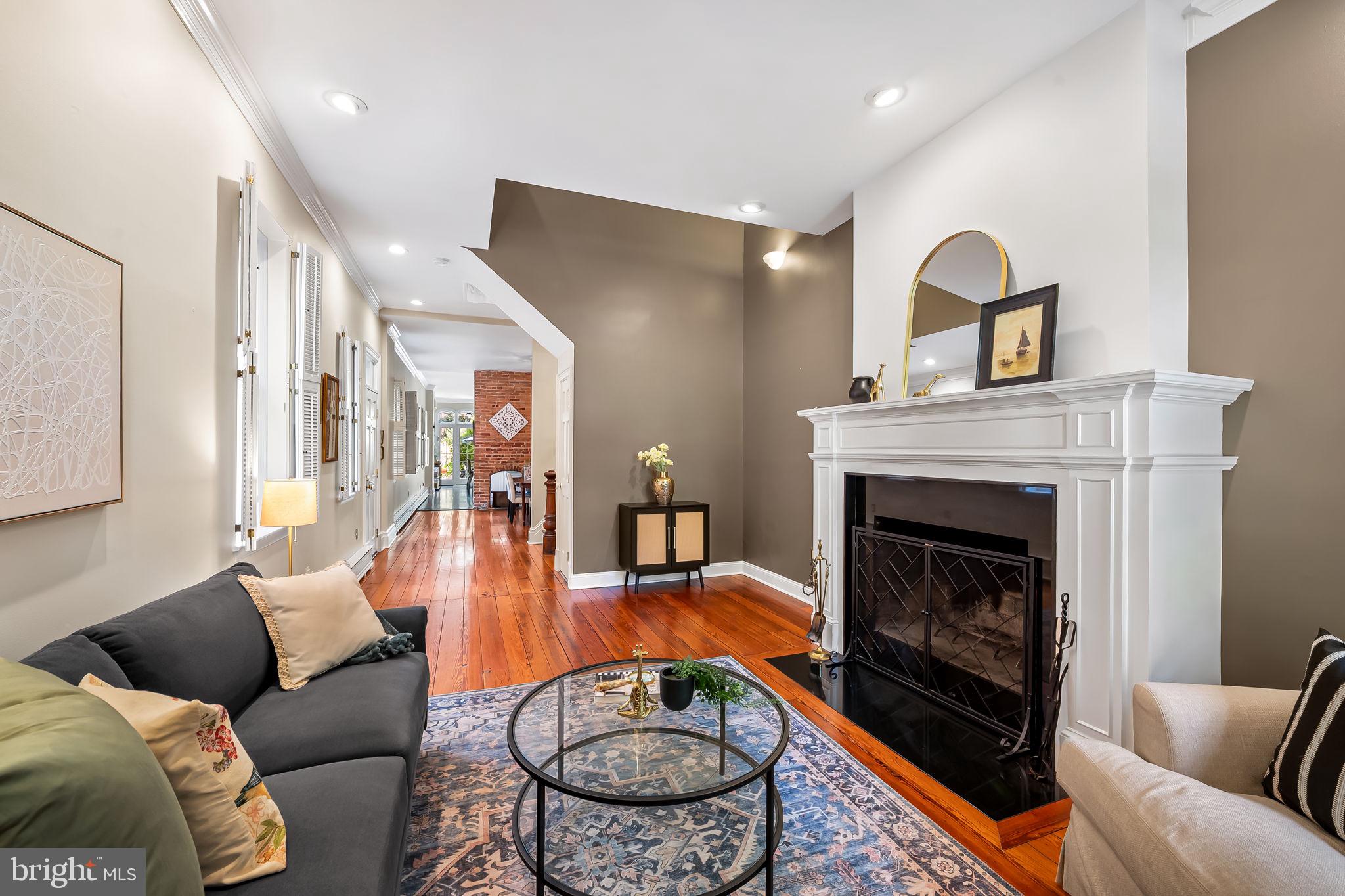 107 W LEE STREET