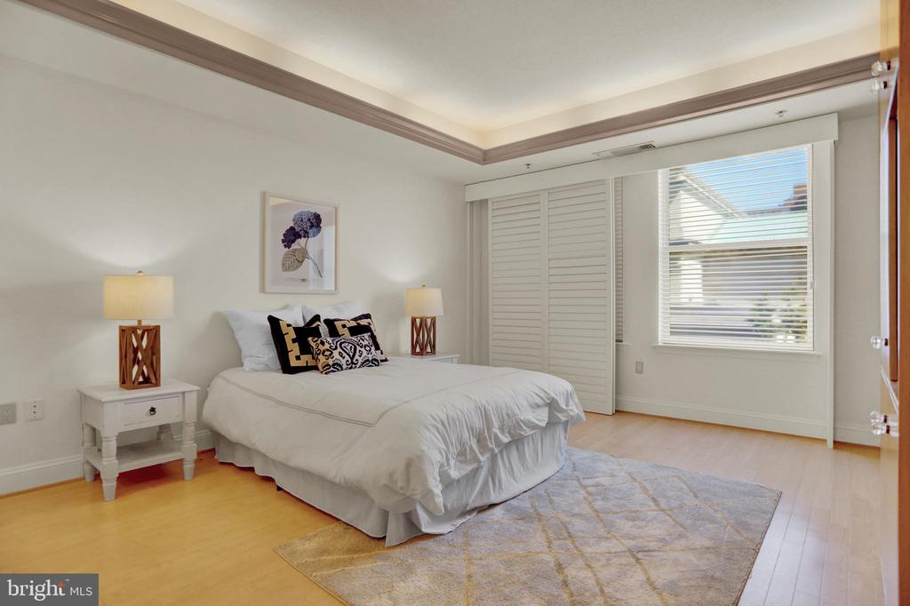 3704 N CHARLES 403