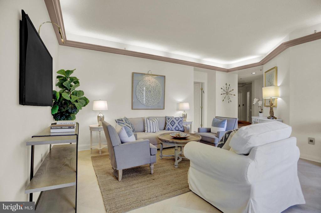 3704 N CHARLES 403