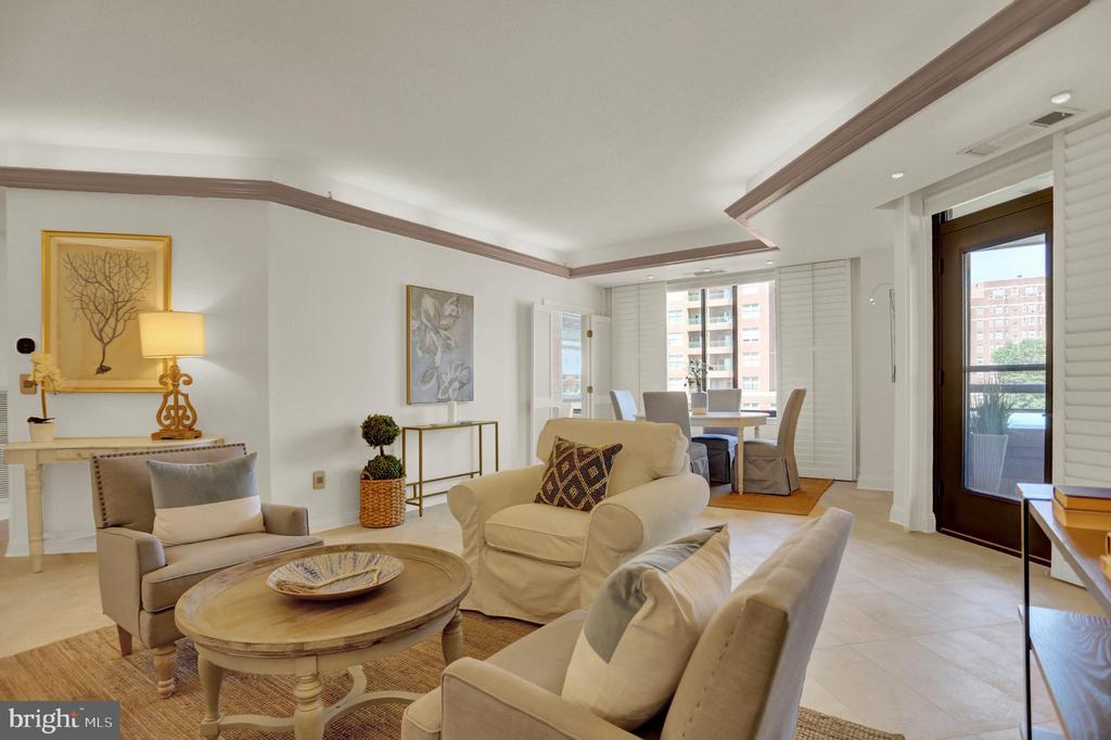 3704 N CHARLES 403