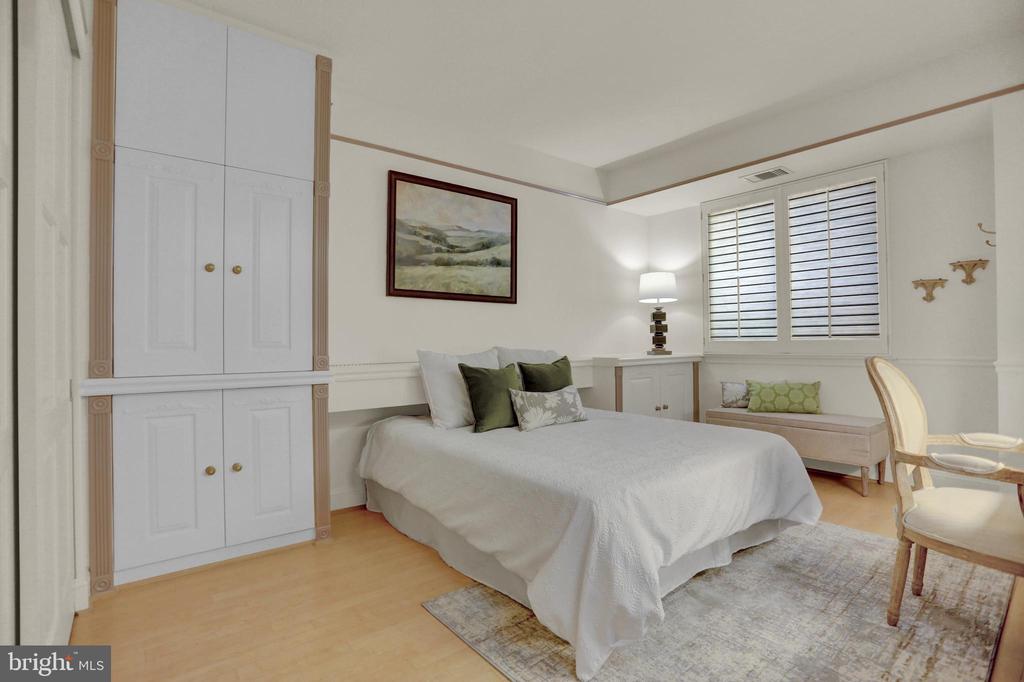 3704 N CHARLES 403