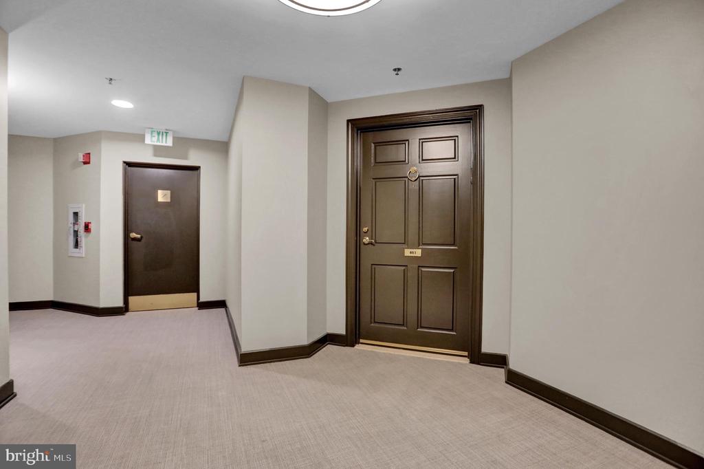3704 N CHARLES 403