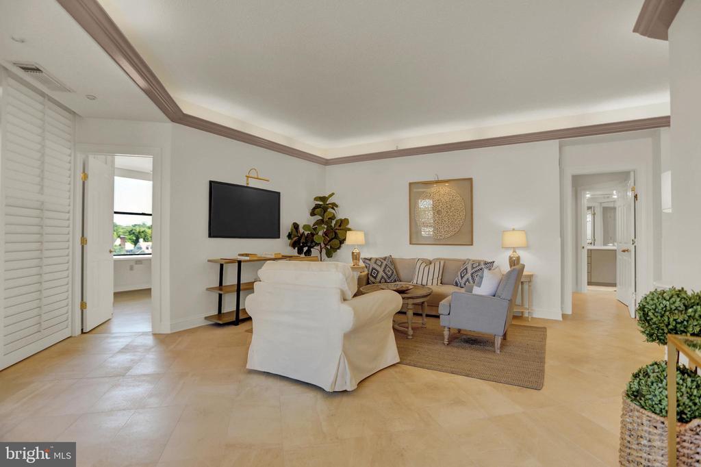 3704 N CHARLES 403