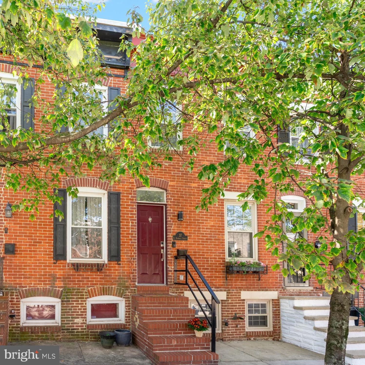 37 E RANDALL STREET