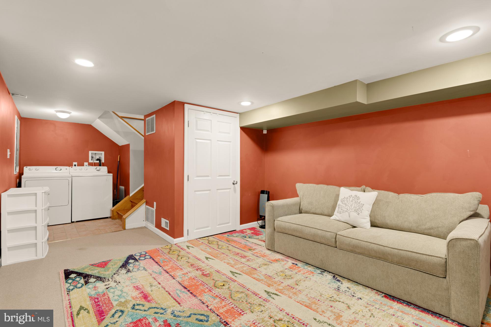 37 E RANDALL STREET