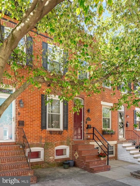 37 E RANDALL STREET