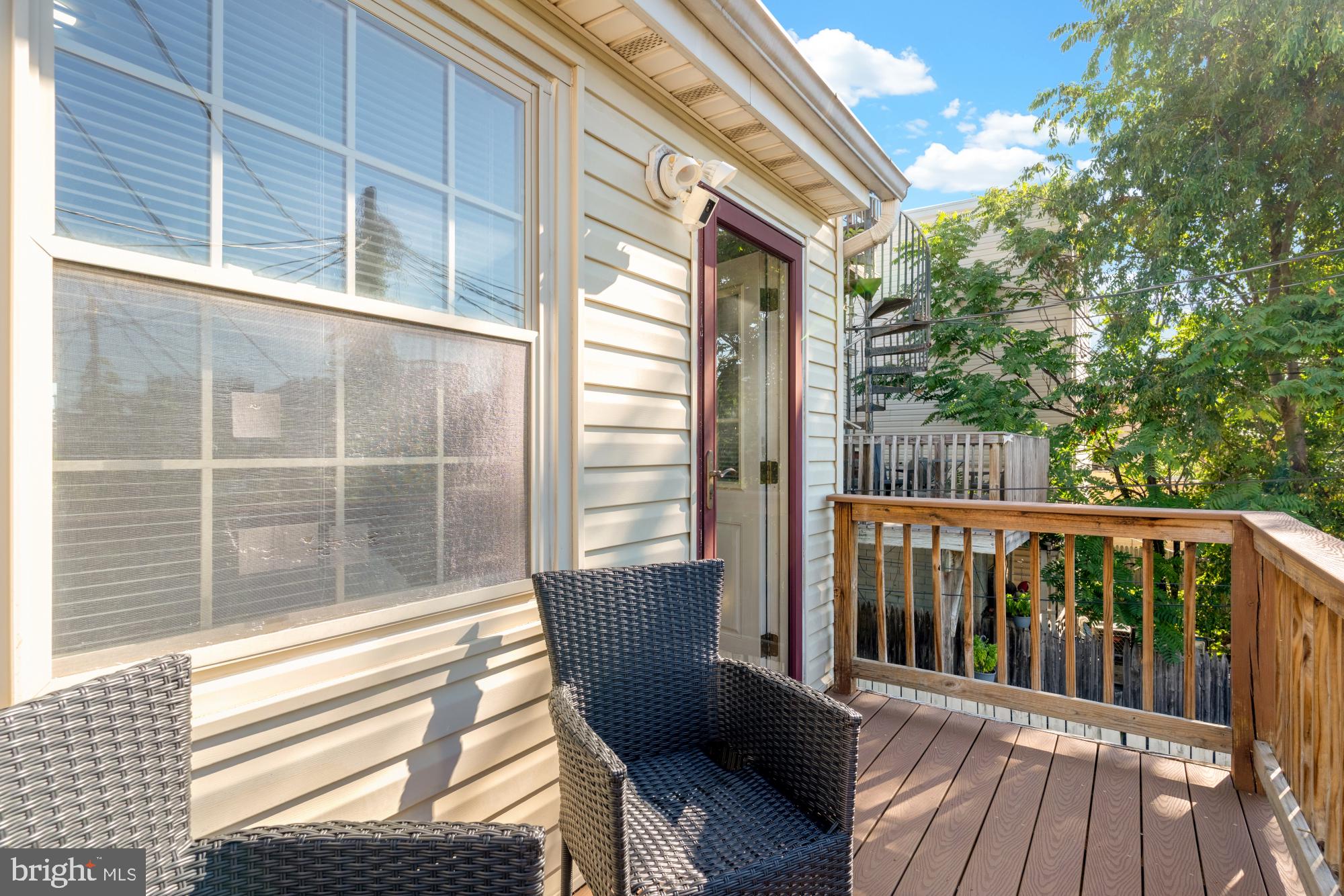 37 E RANDALL STREET