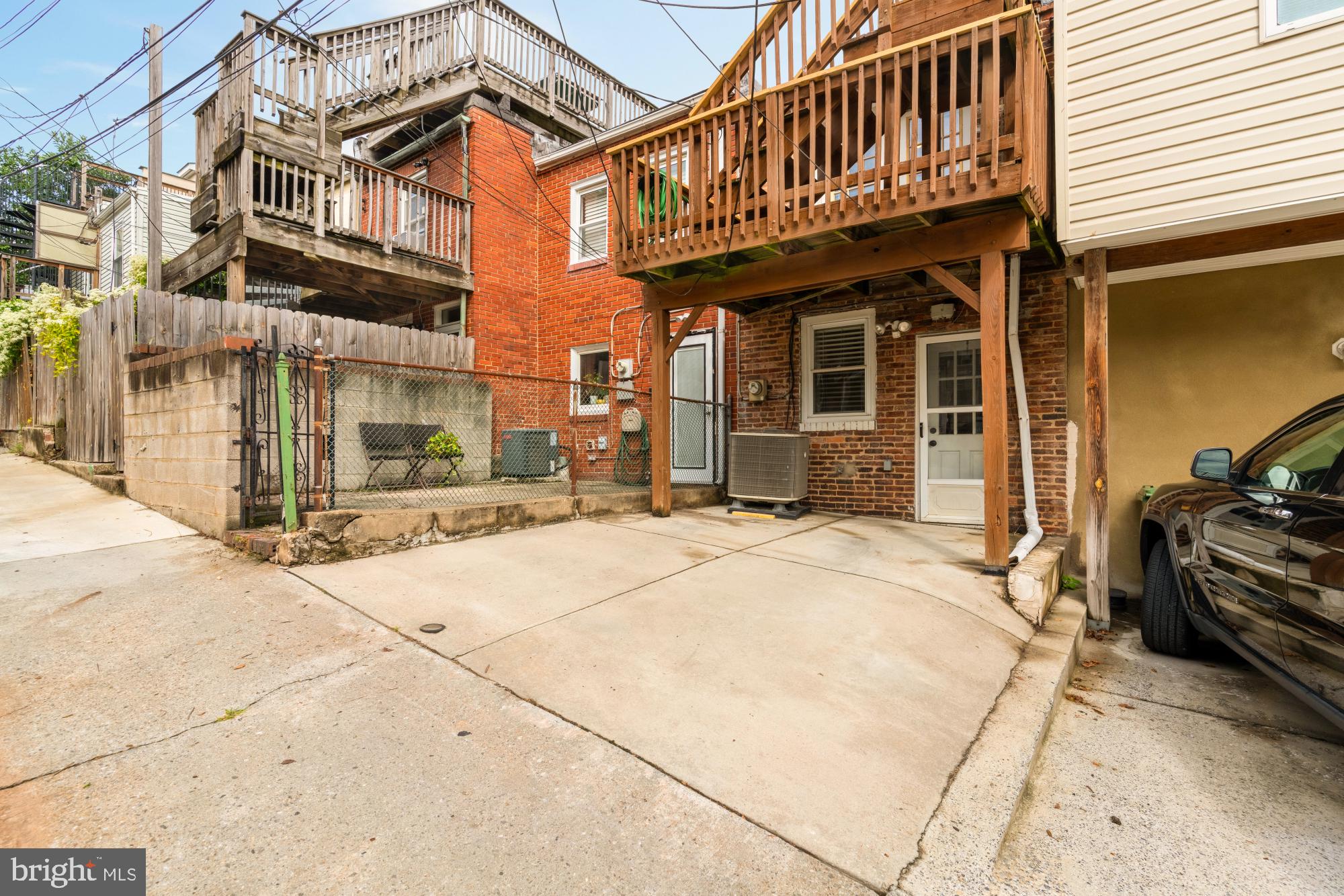 545 E GITTINGS STREET