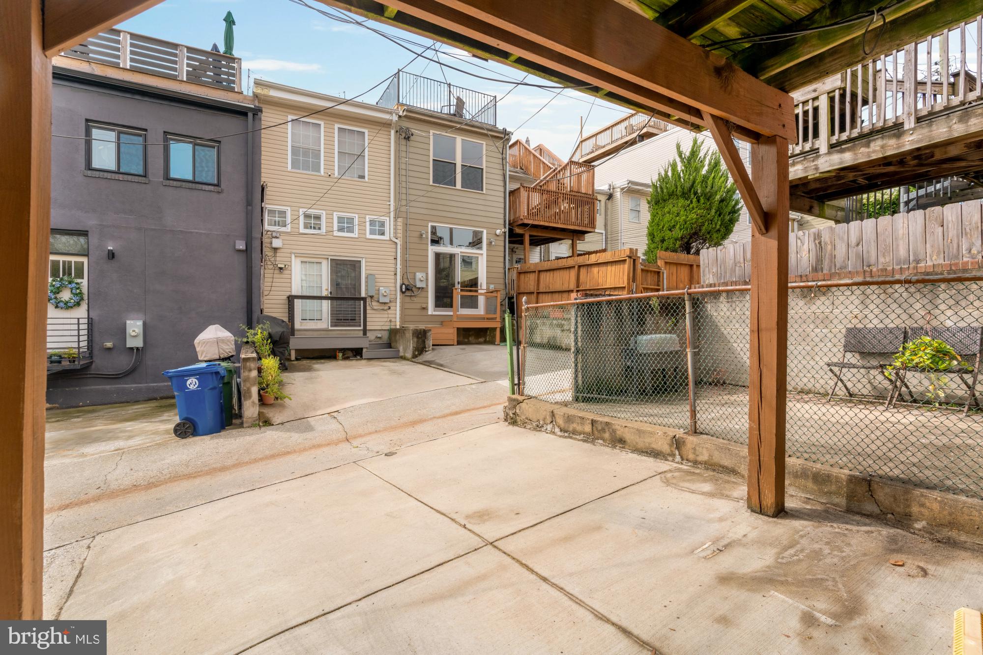 545 E GITTINGS STREET