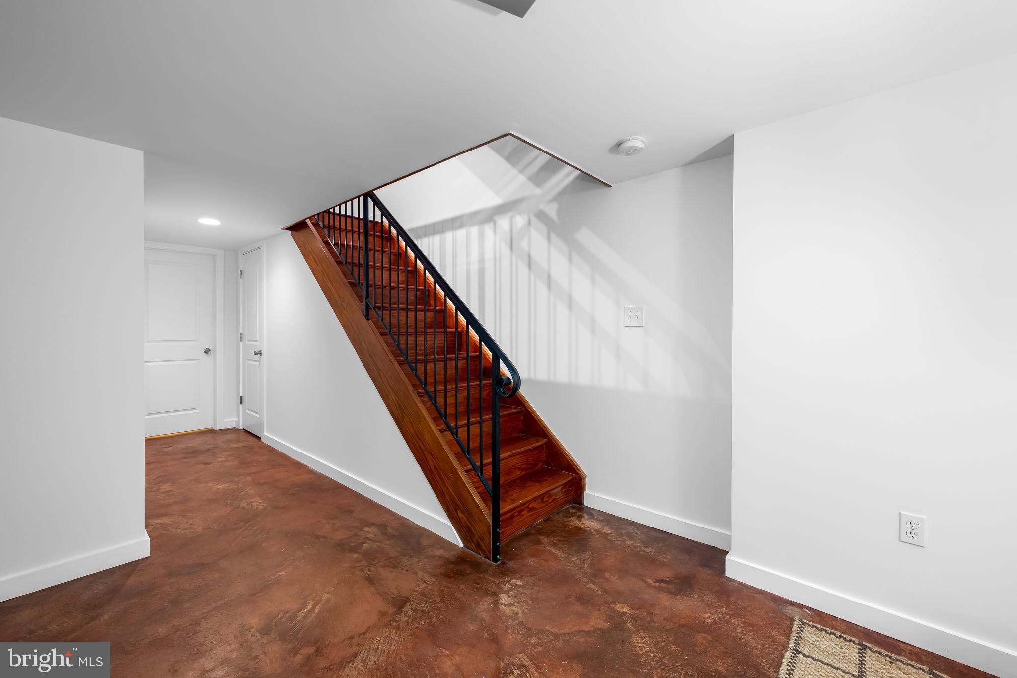 15 DECKER AVENUE