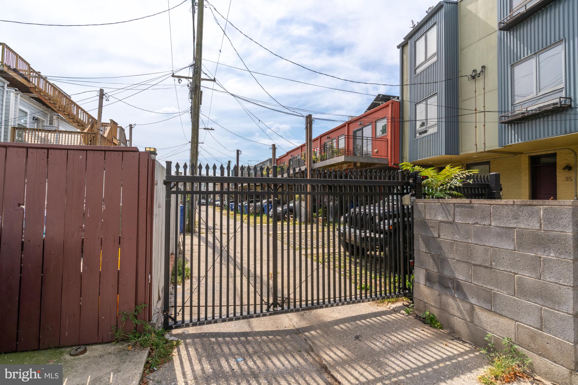 15 DECKER AVENUE