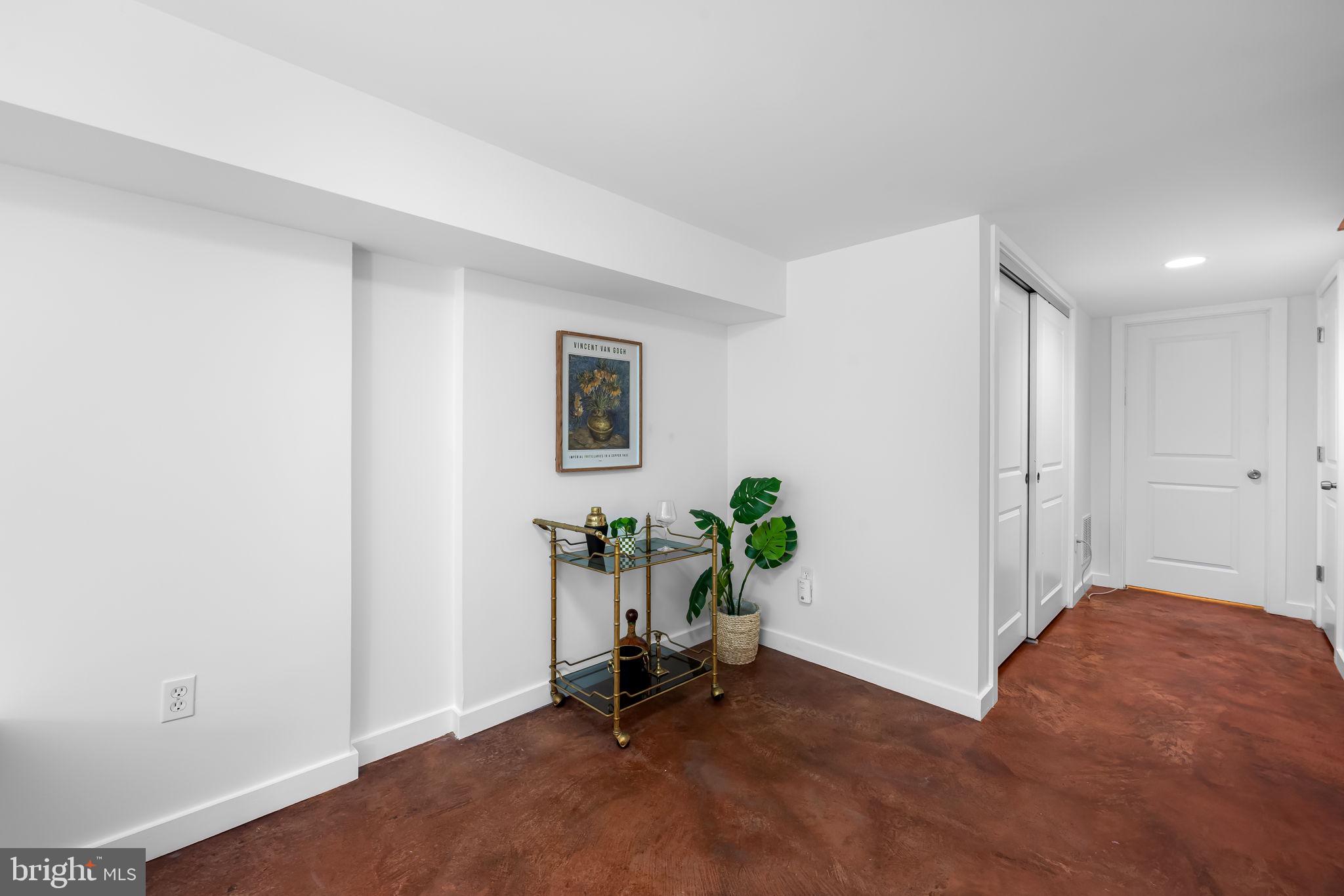 15 DECKER AVENUE