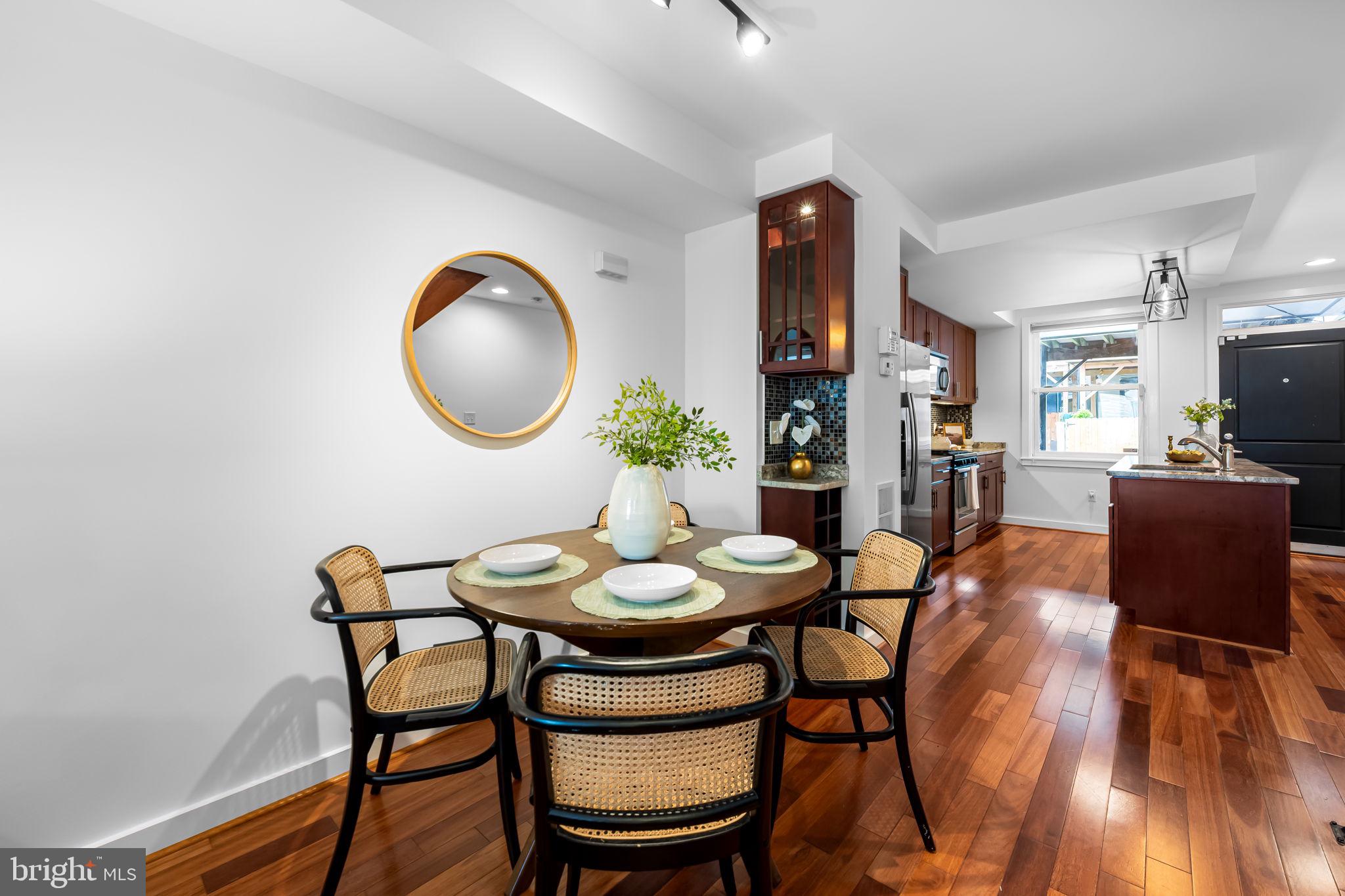 15 DECKER AVENUE