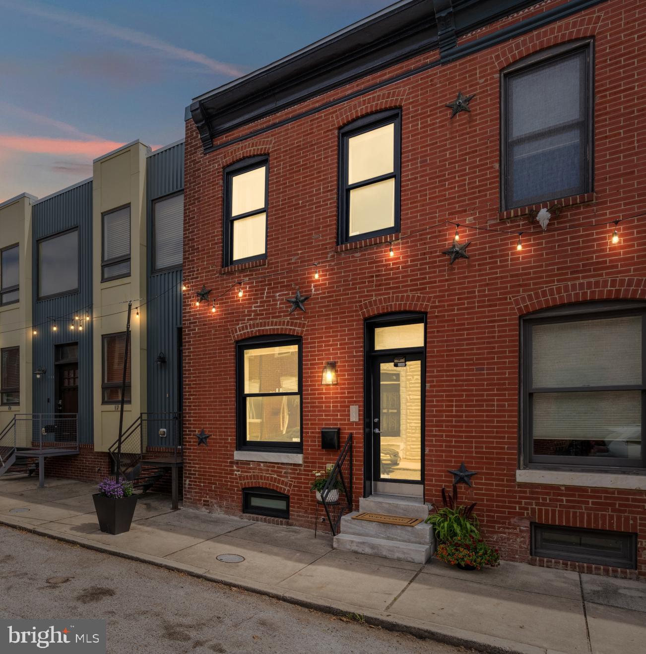 15 DECKER AVENUE