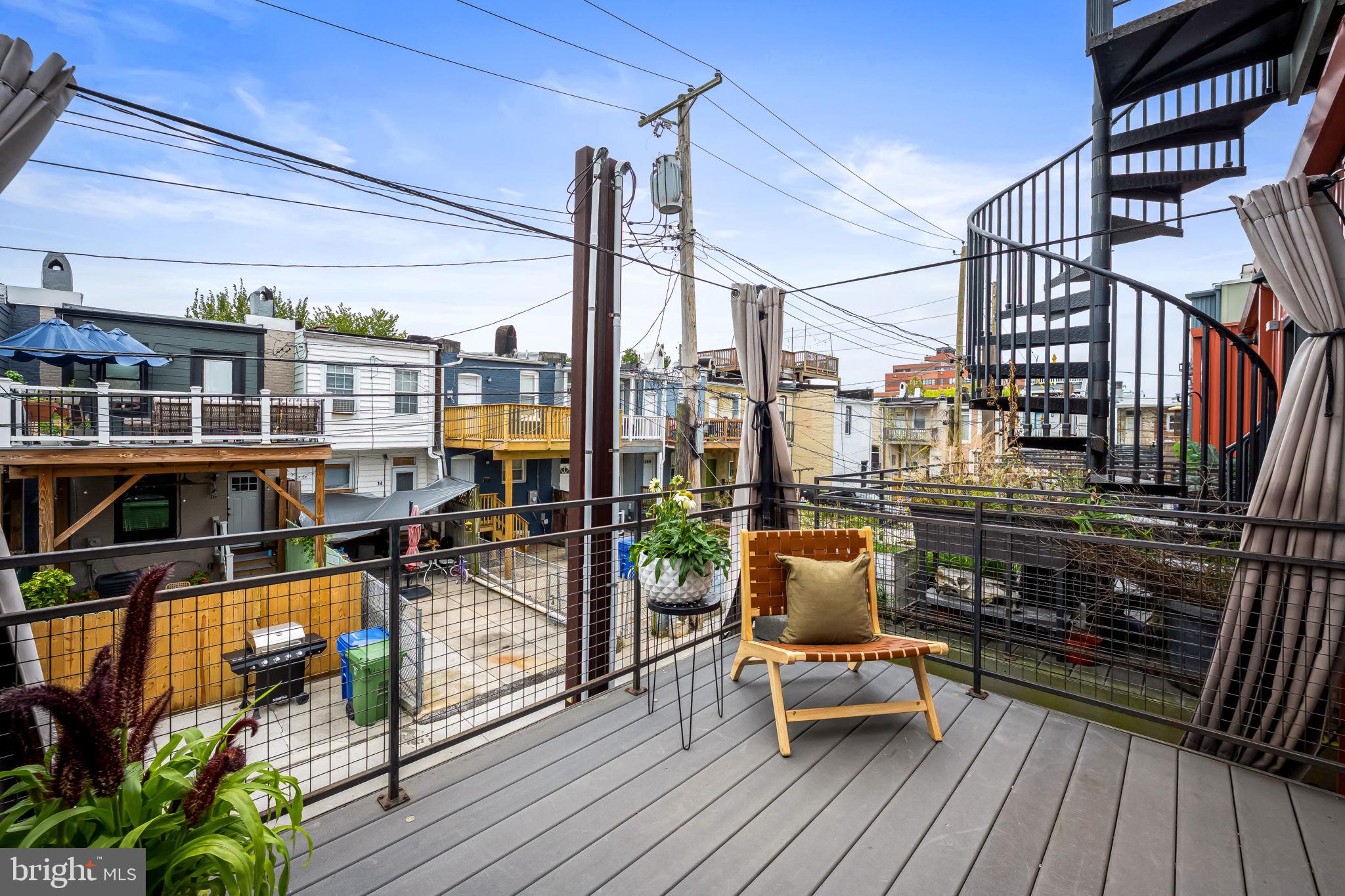 15 DECKER AVENUE