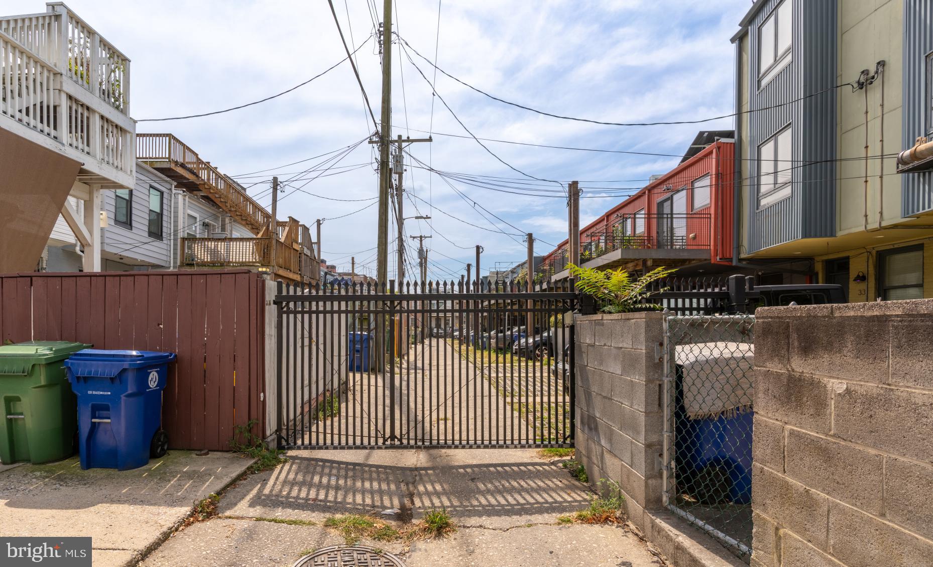 15 DECKER AVENUE