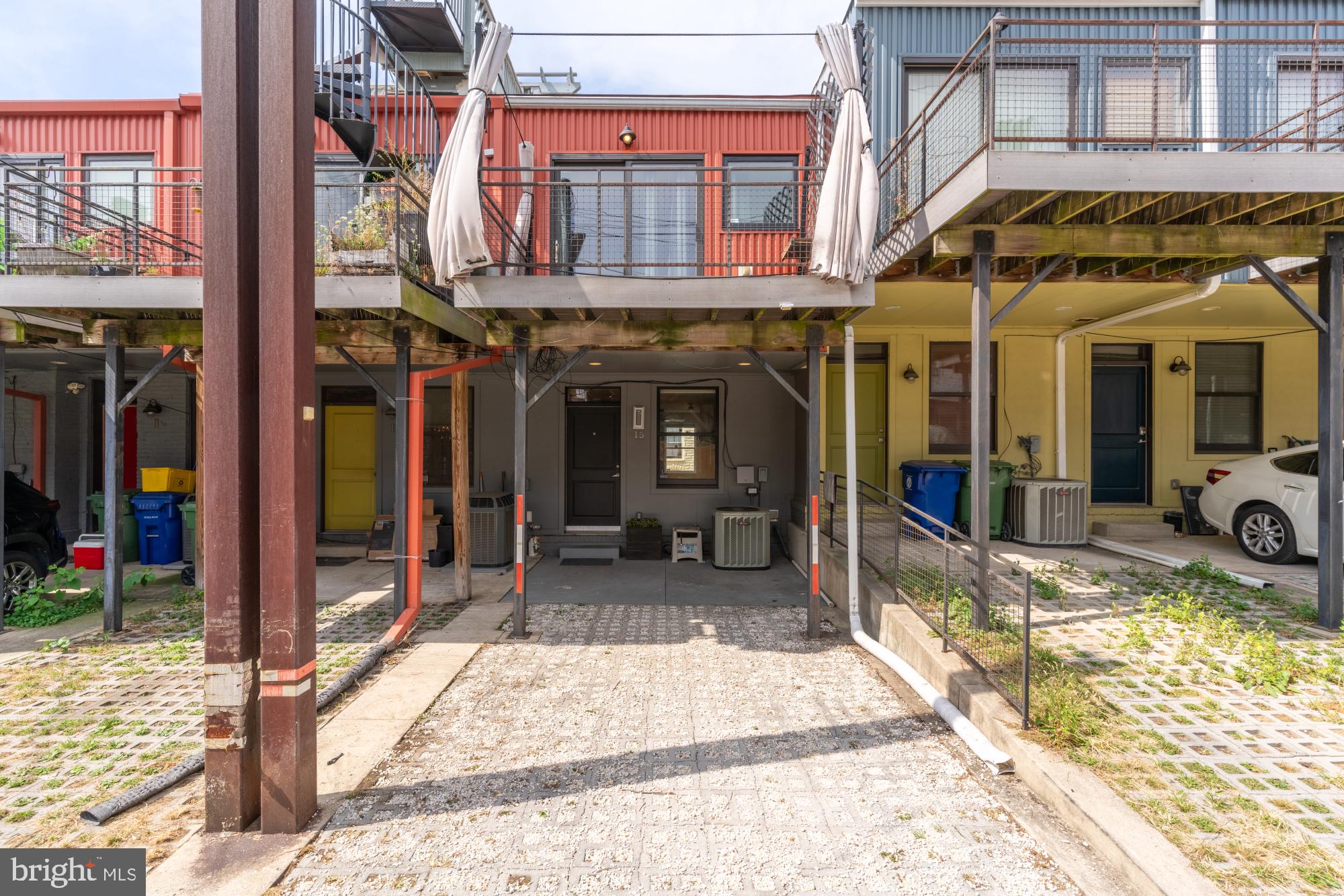 15 DECKER AVENUE