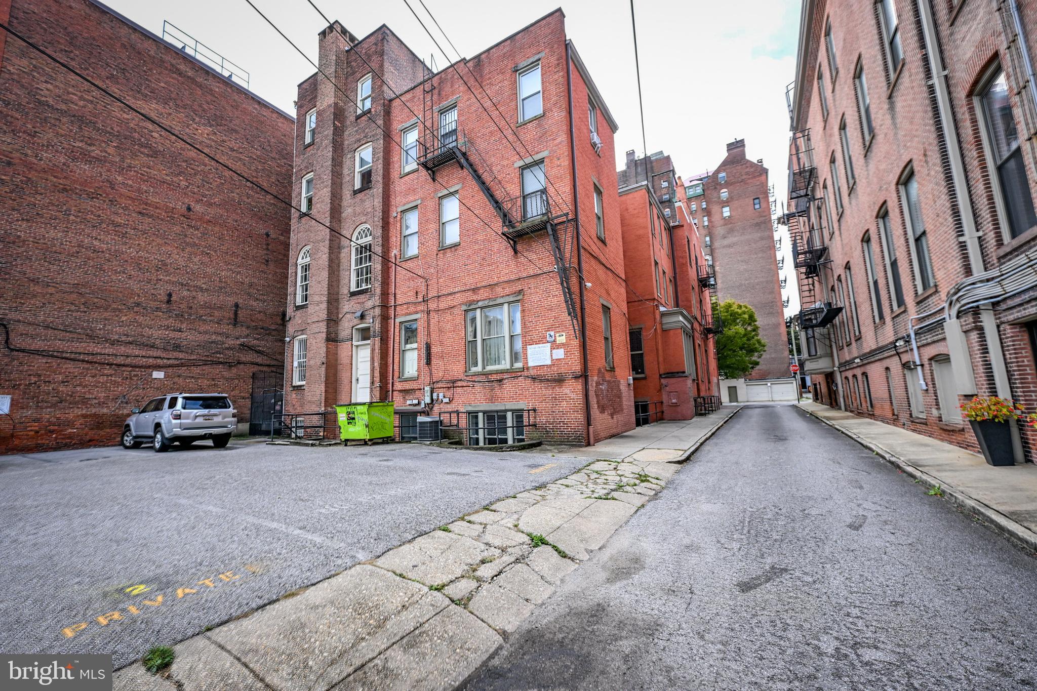 10 W MADISON STREET 21
