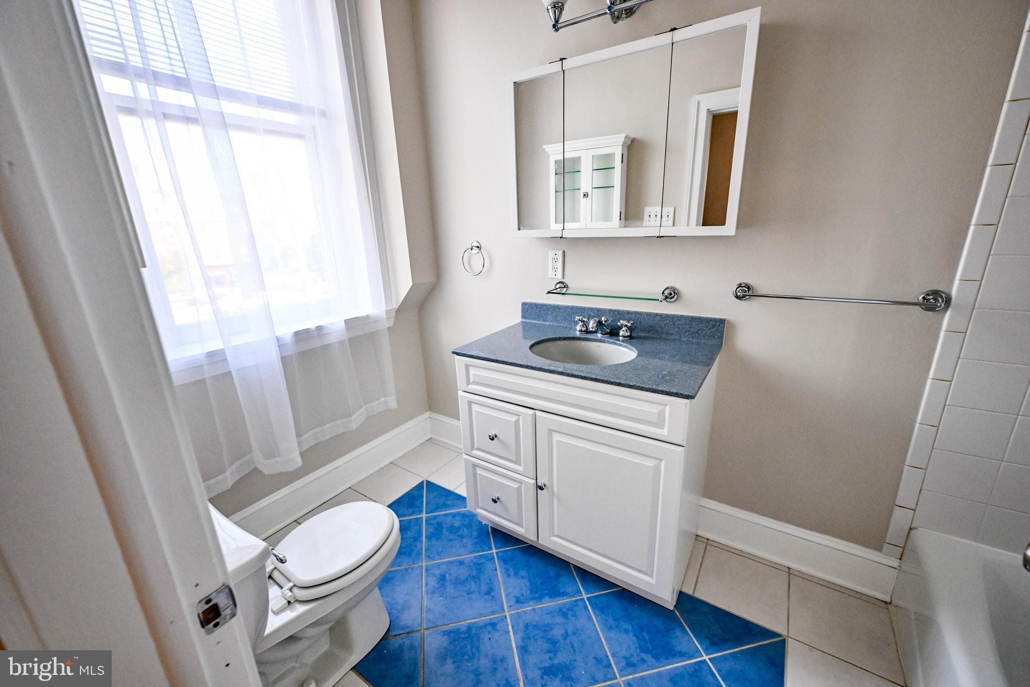 10 W MADISON STREET 21