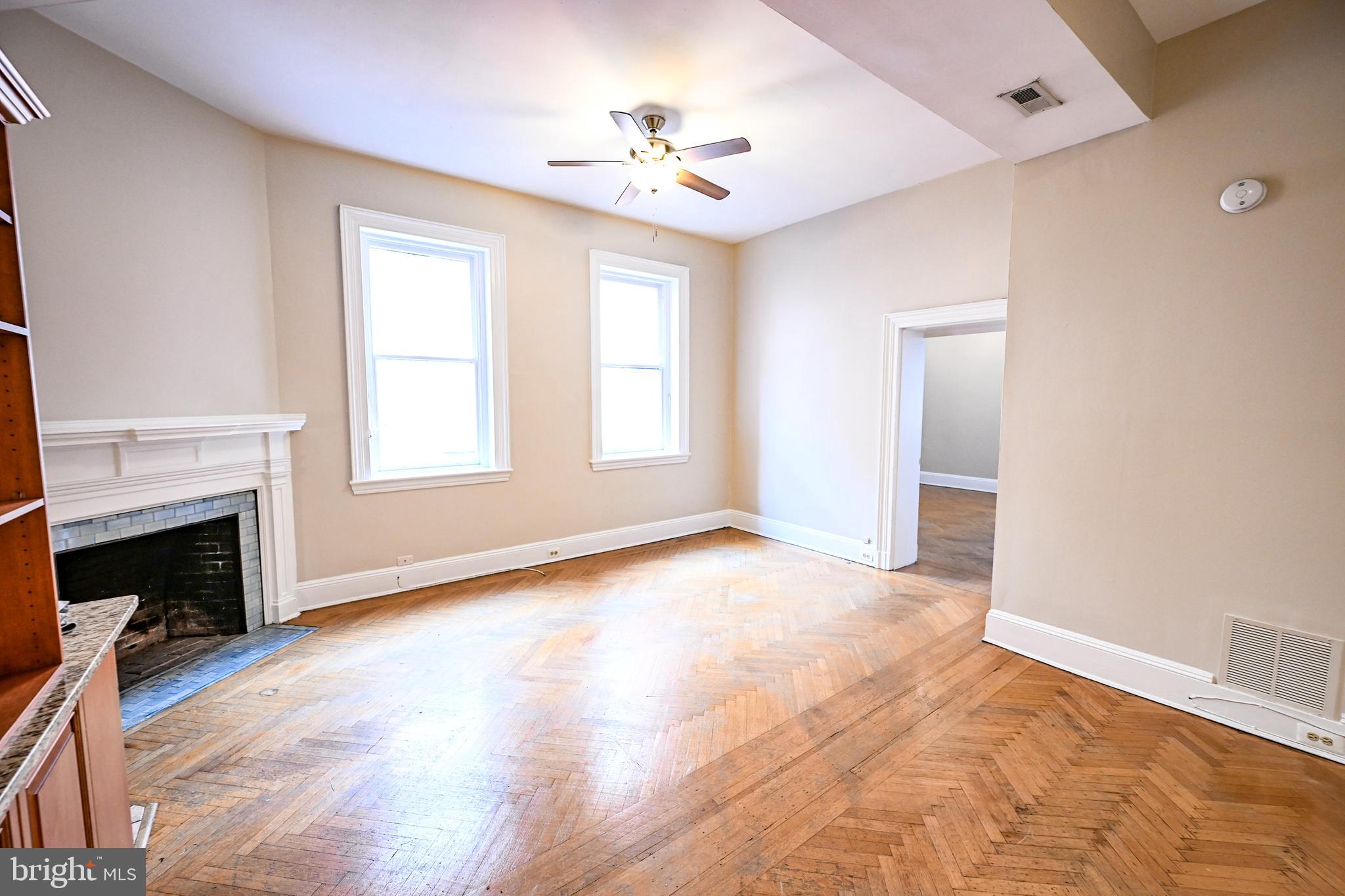 10 W MADISON STREET 21