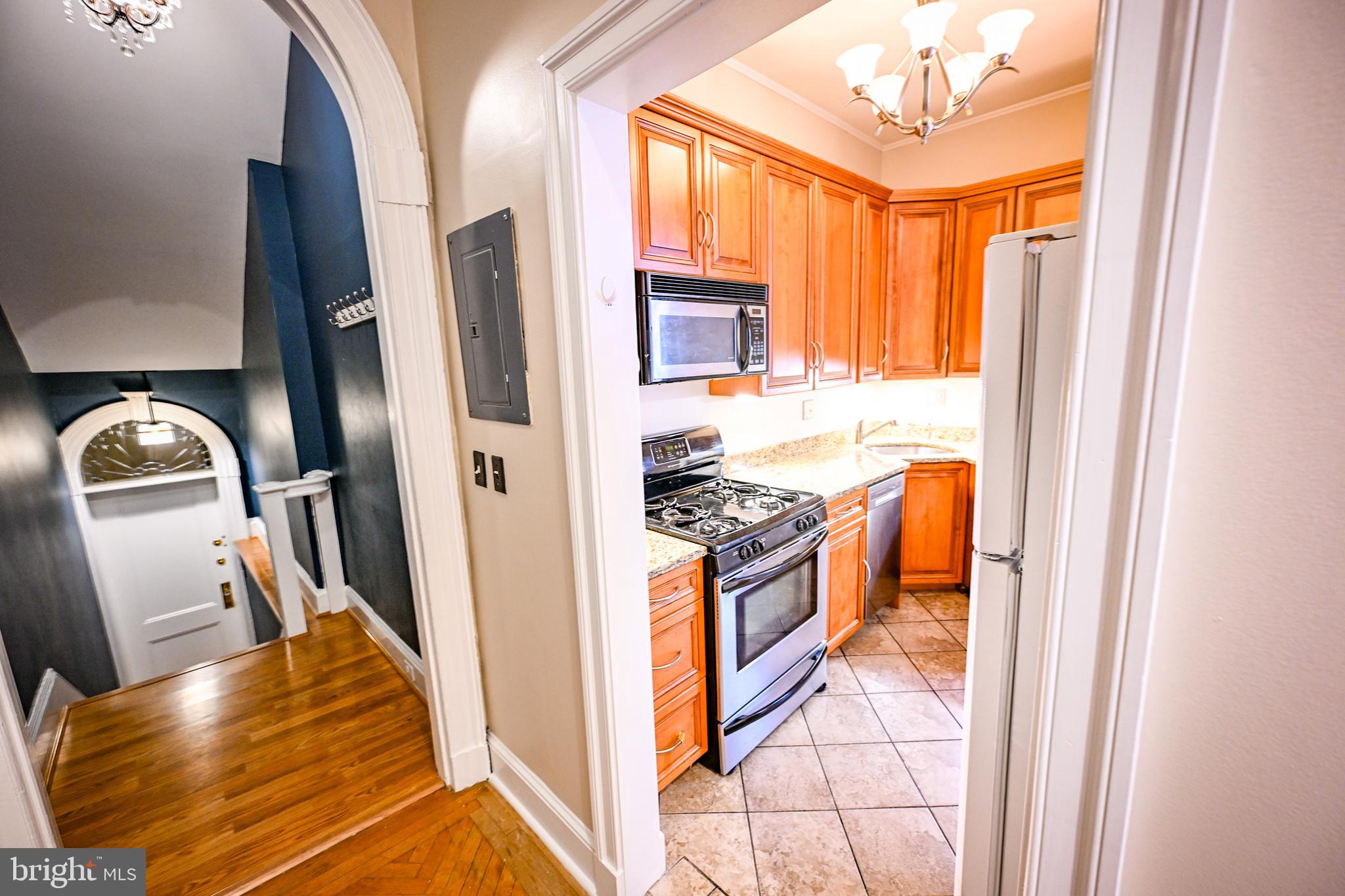 10 W MADISON STREET 21