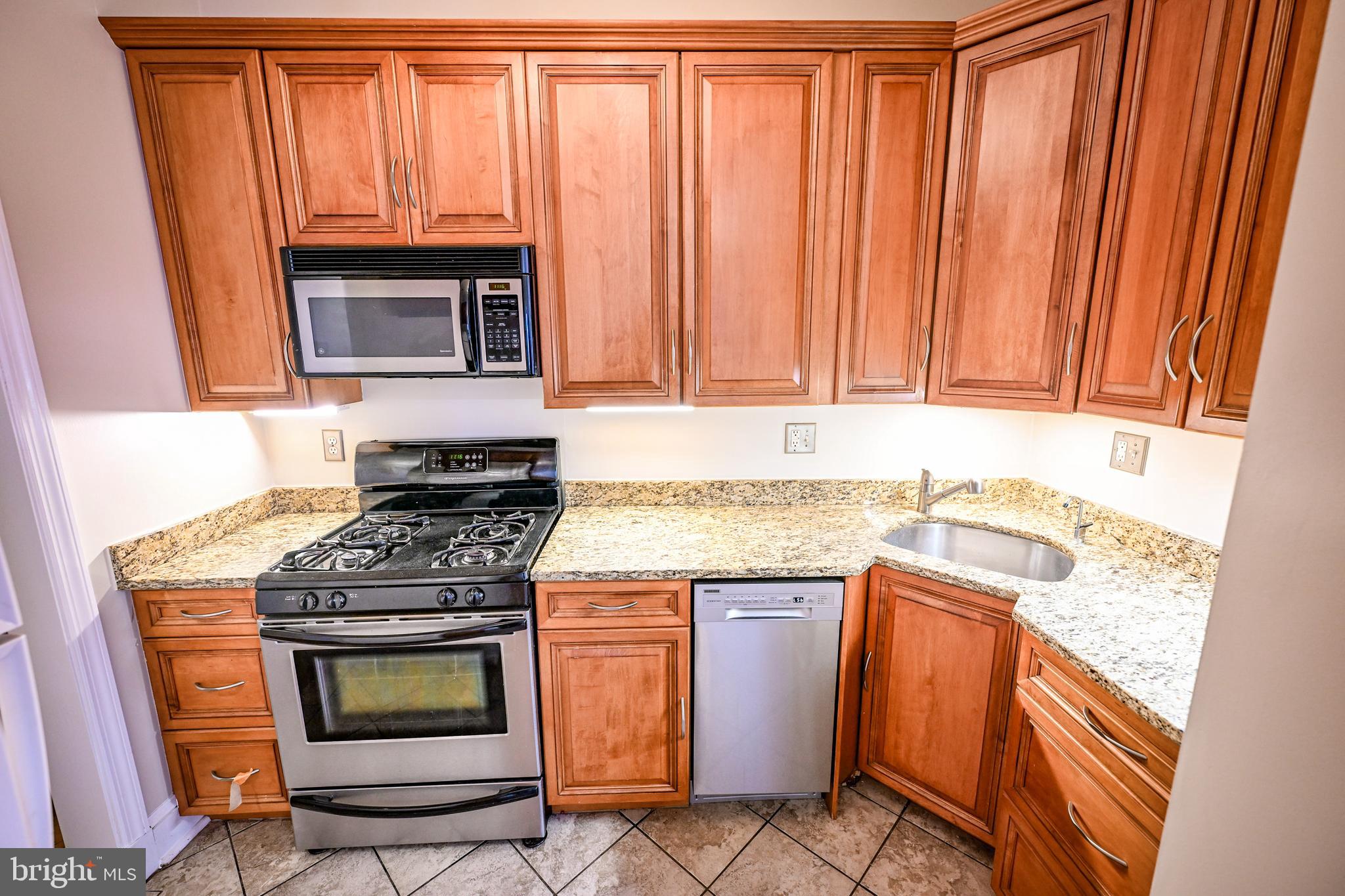10 W MADISON STREET 21