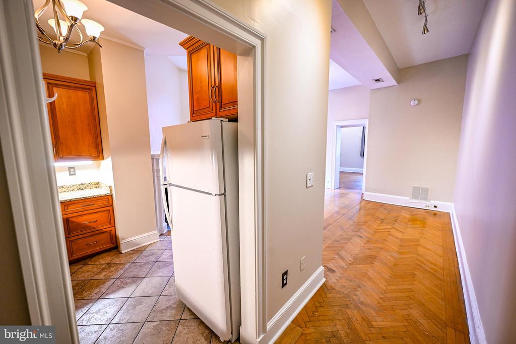 10 W MADISON STREET 21