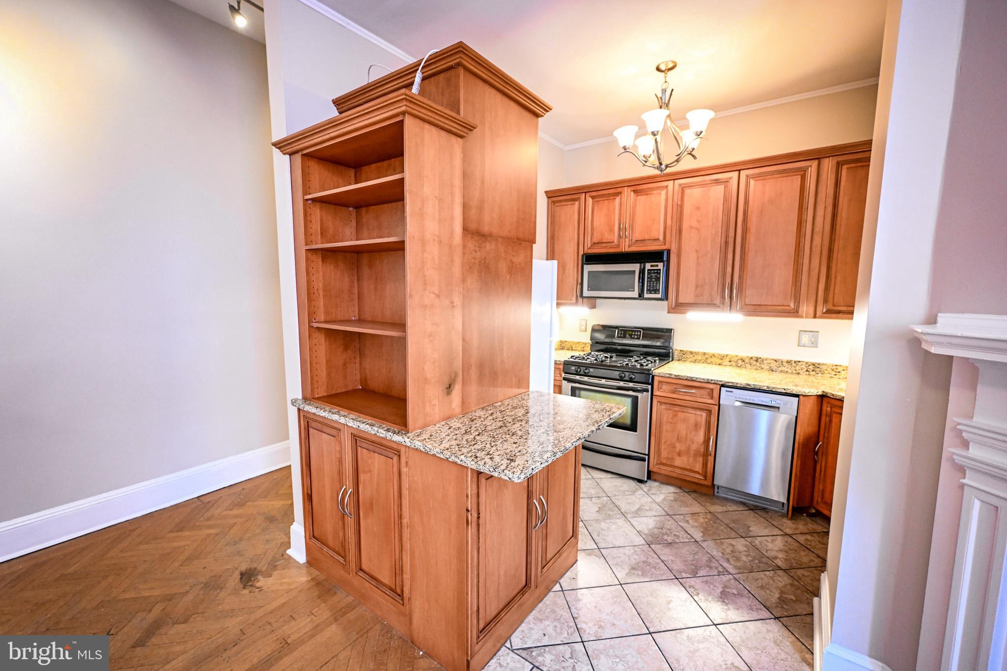 10 W MADISON STREET 21