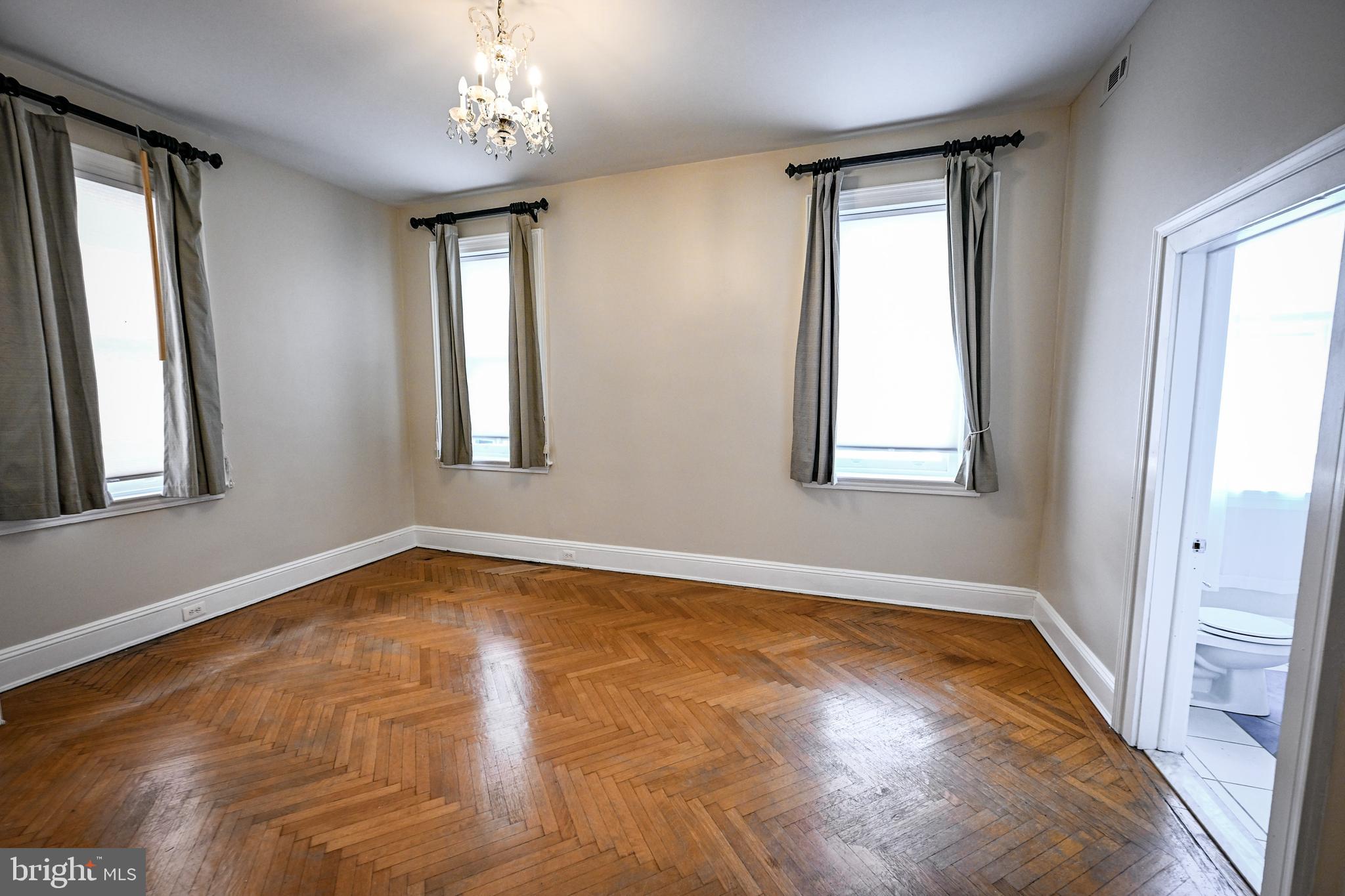 10 W MADISON STREET 21