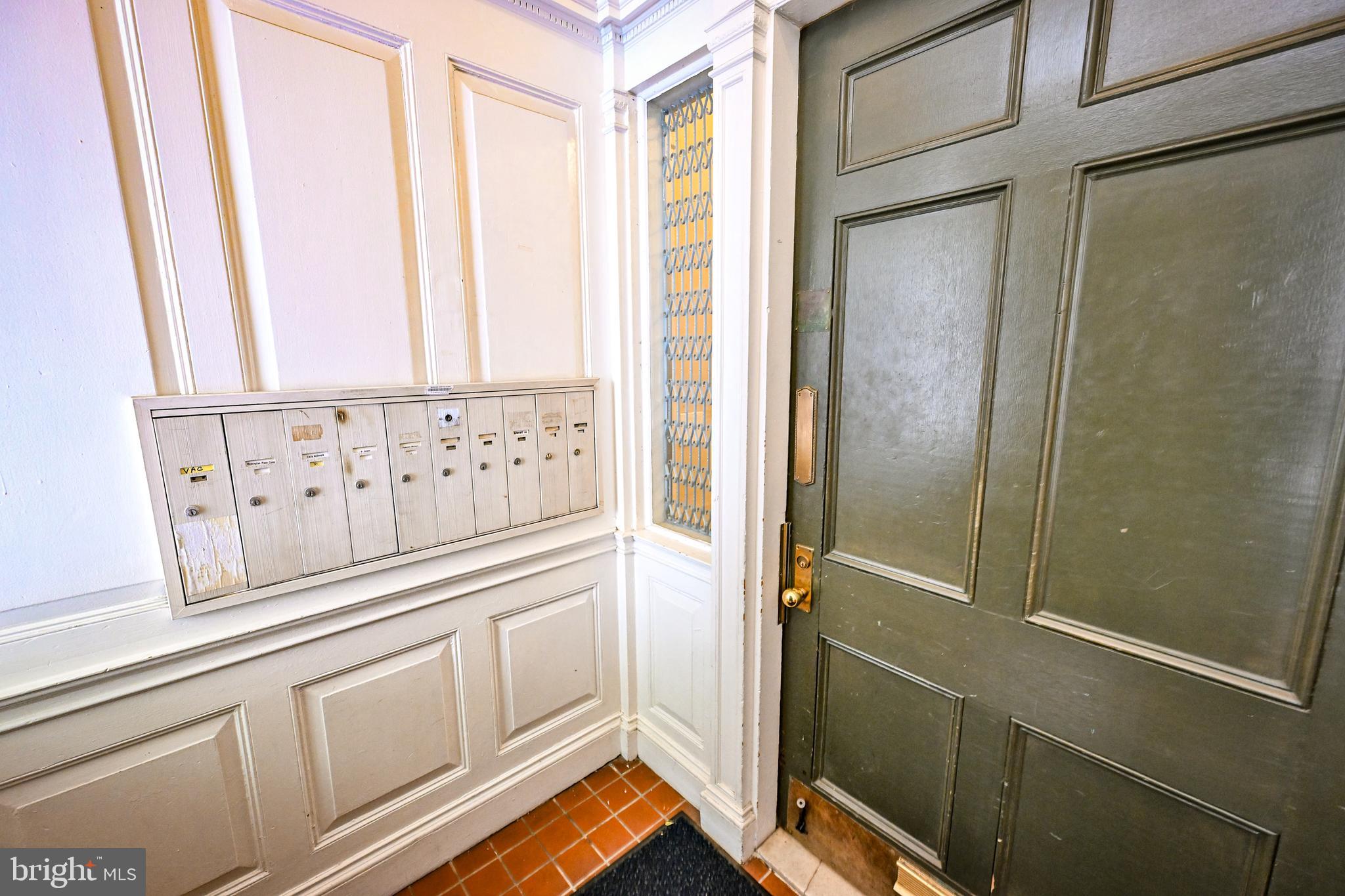 10 W MADISON STREET 21