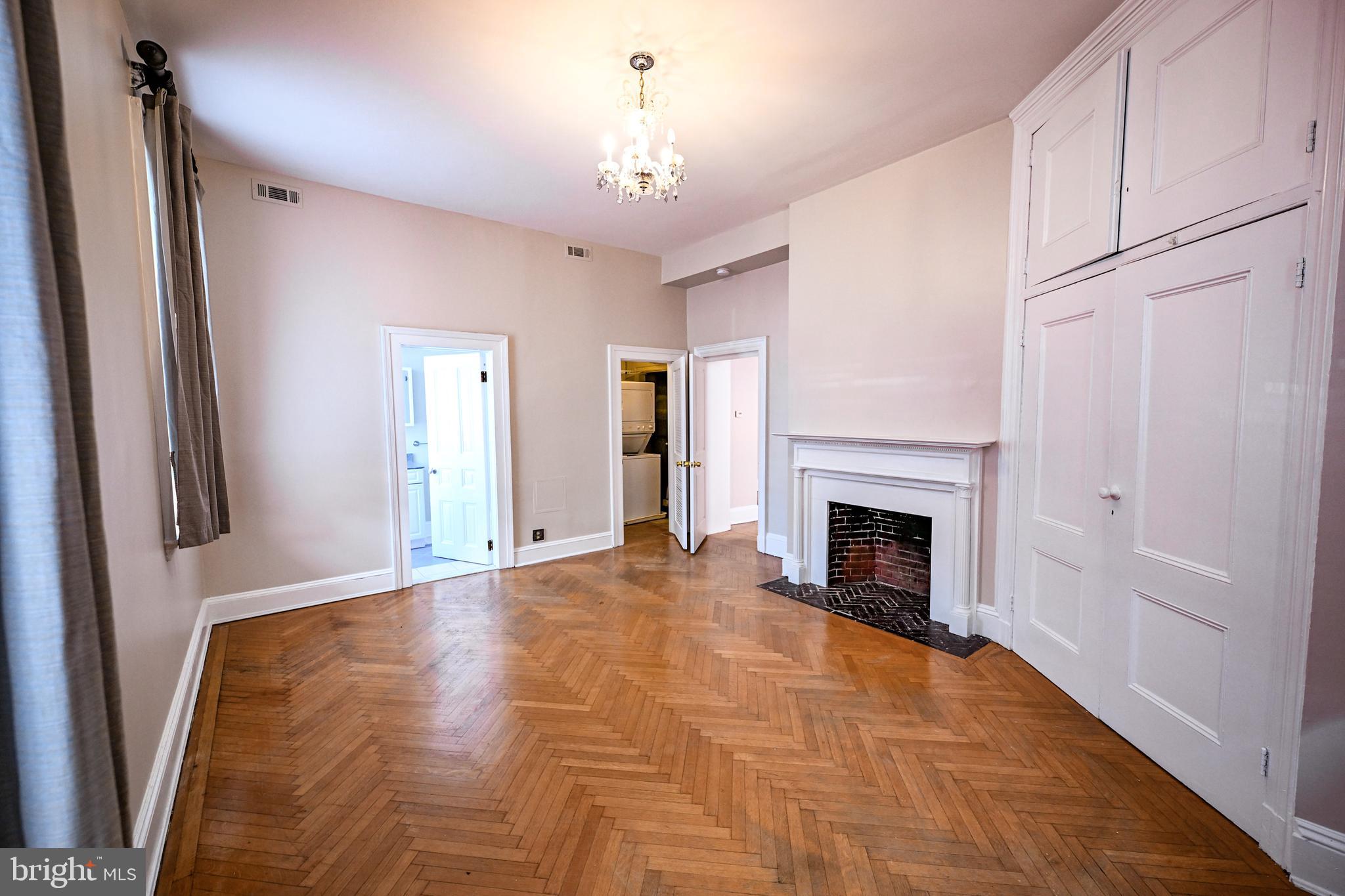 10 W MADISON STREET 21