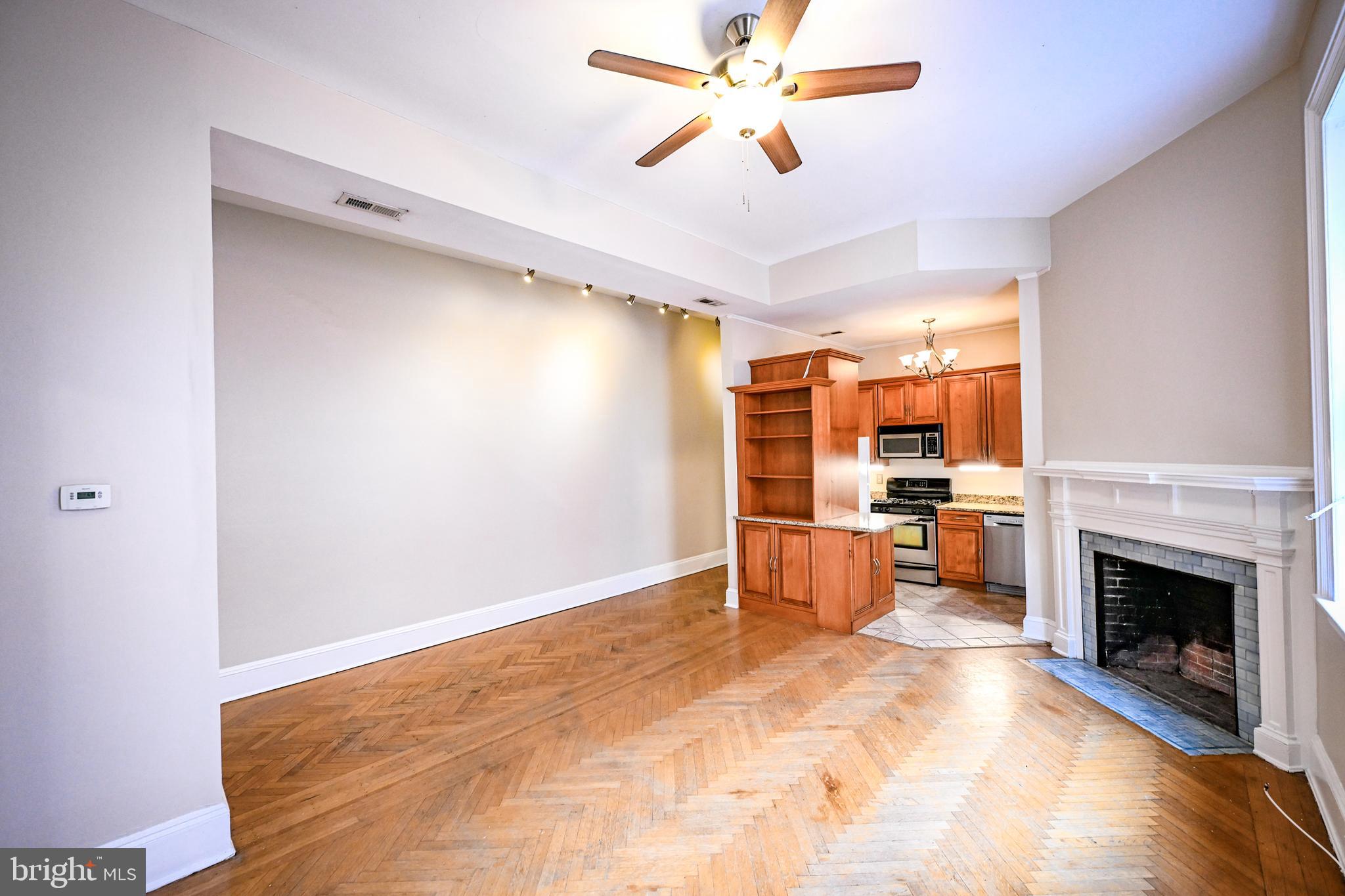 10 W MADISON STREET 21