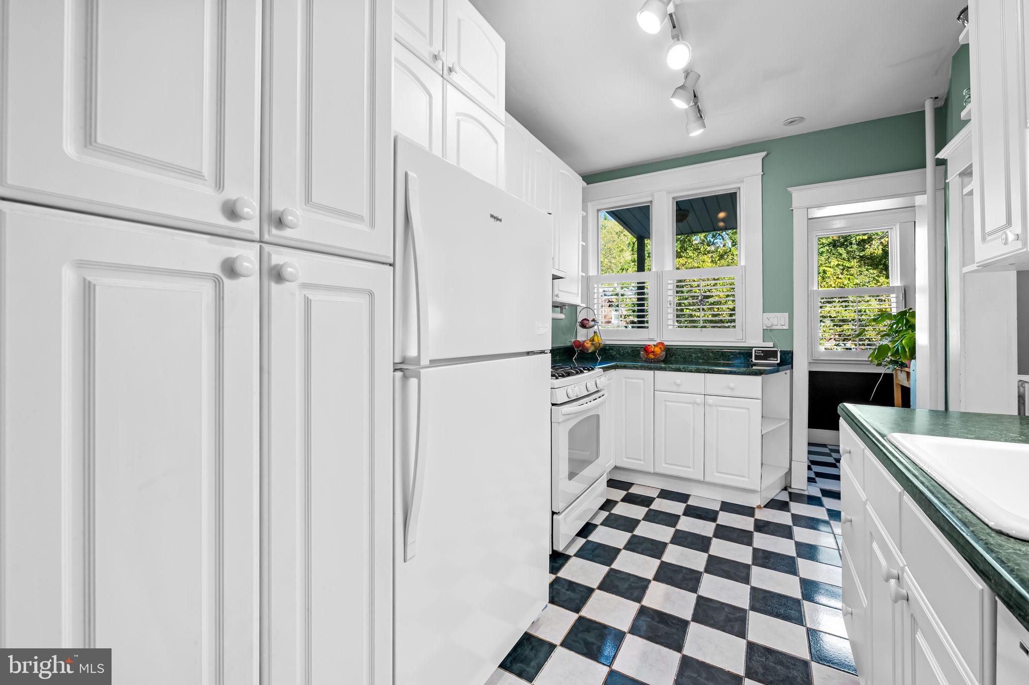 2917 CRESMONT AVENUE