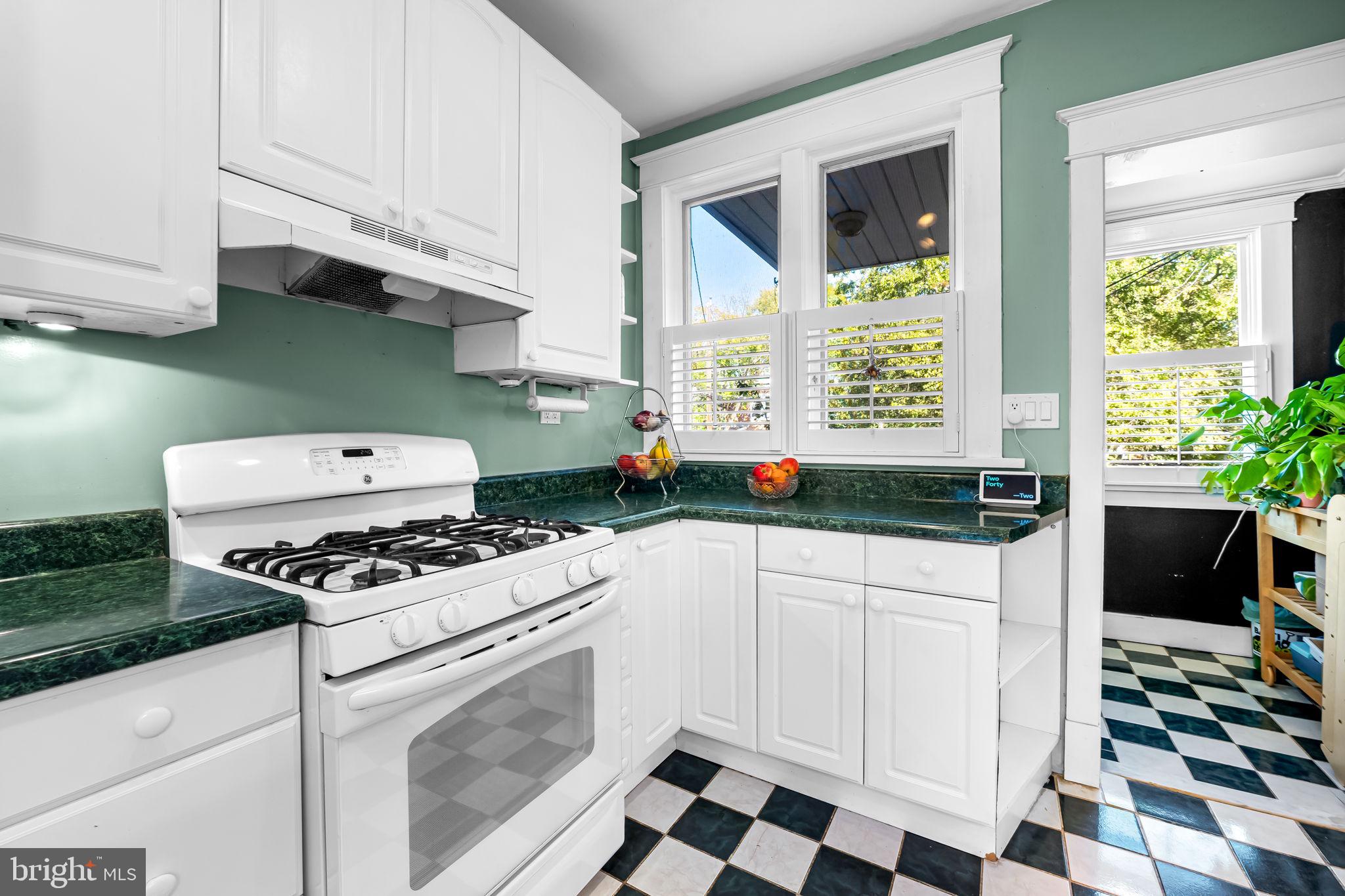 2917 CRESMONT AVENUE