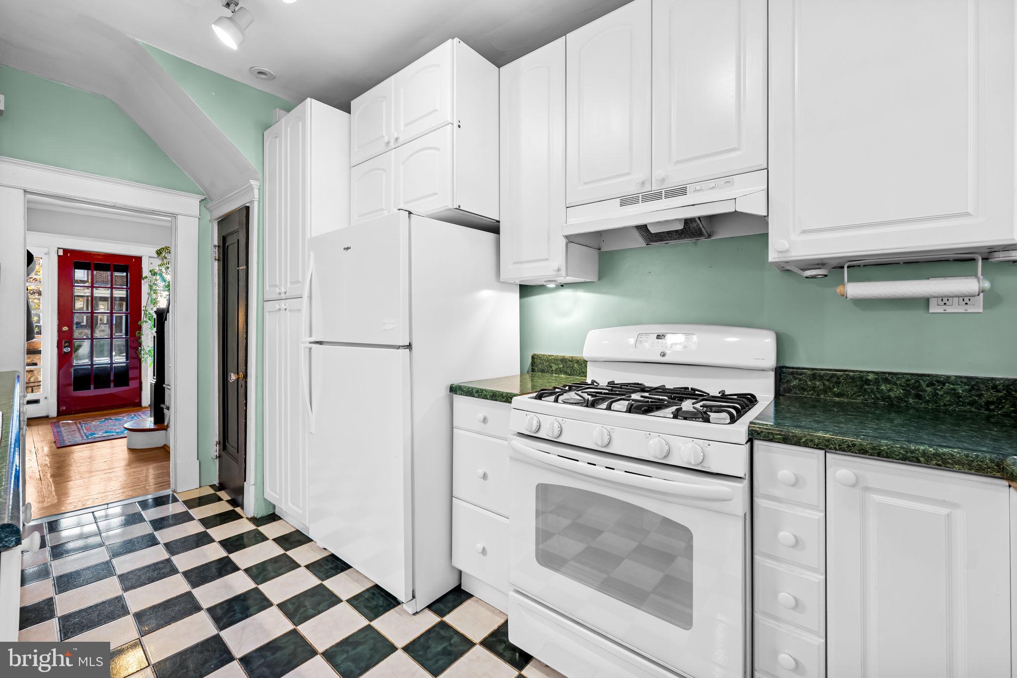 2917 CRESMONT AVENUE