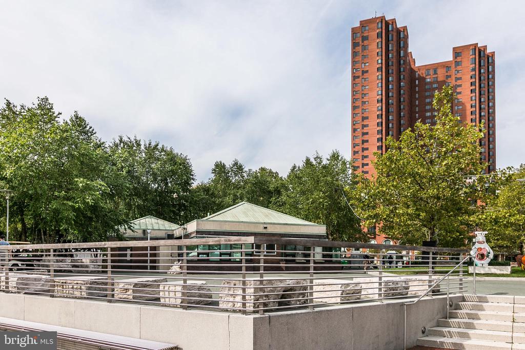 10 E LEE STREET 1103