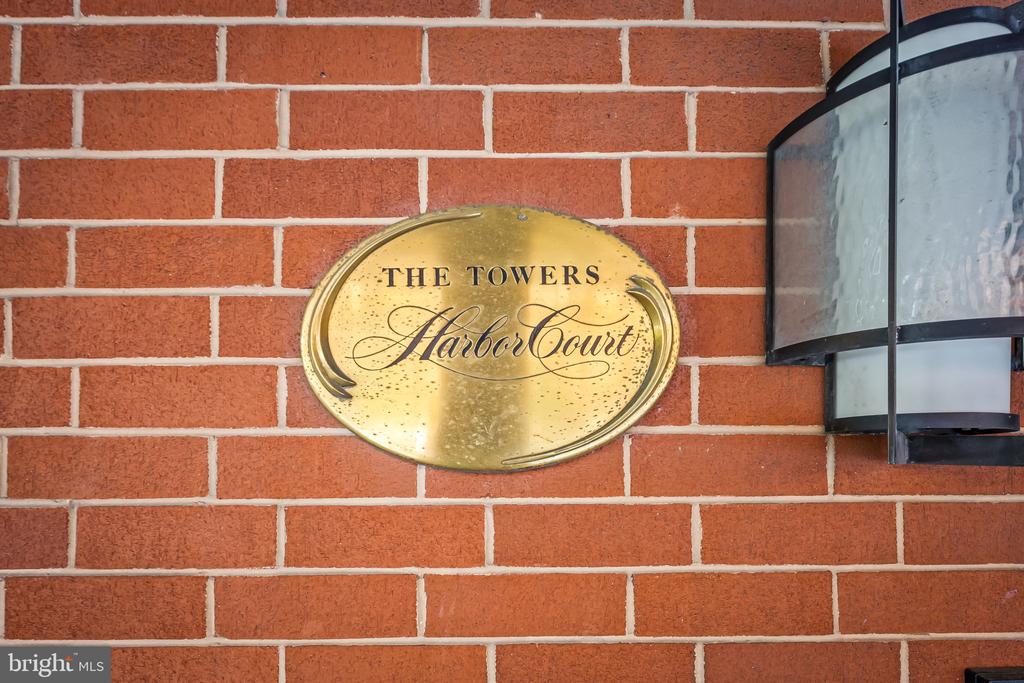 10 E LEE STREET 1103