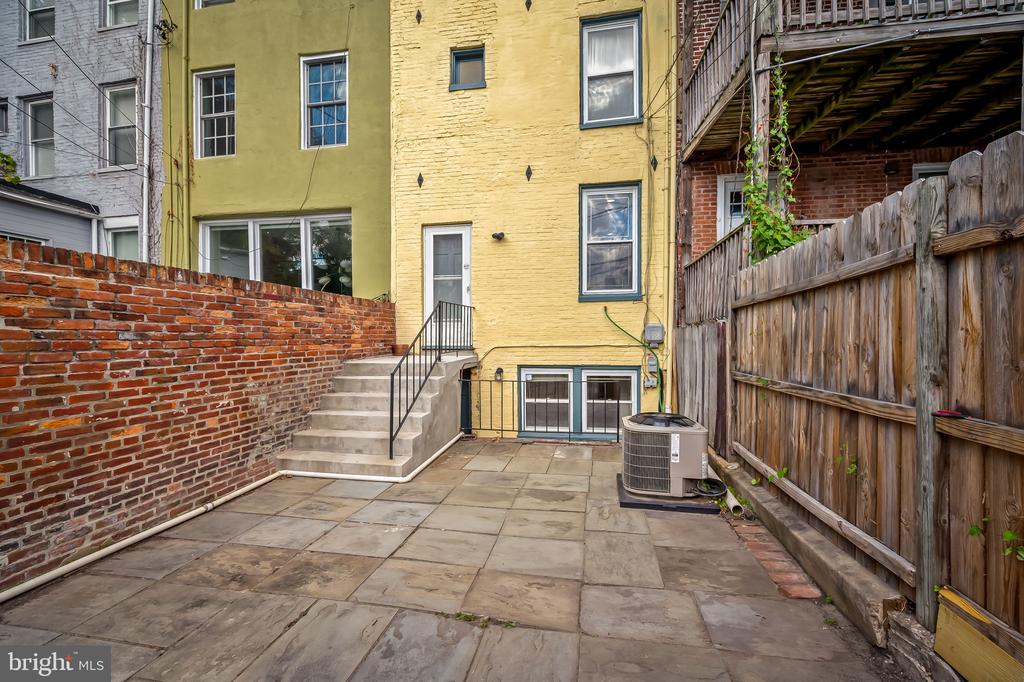 649 PORTLAND STREET