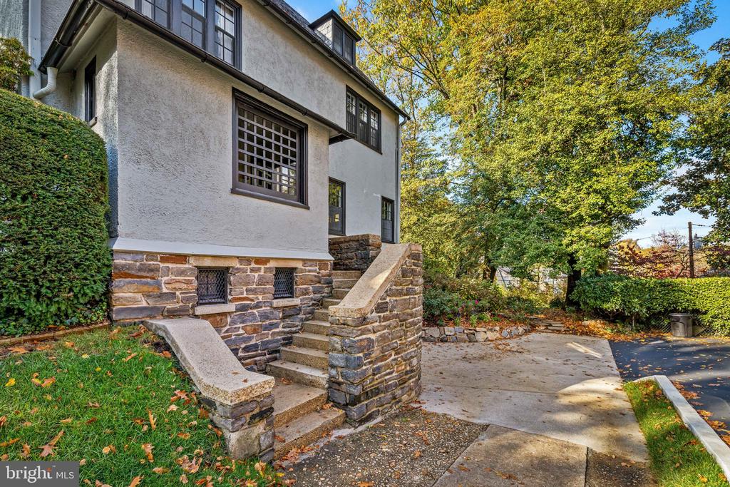 308 NORTHFIELD PLACE