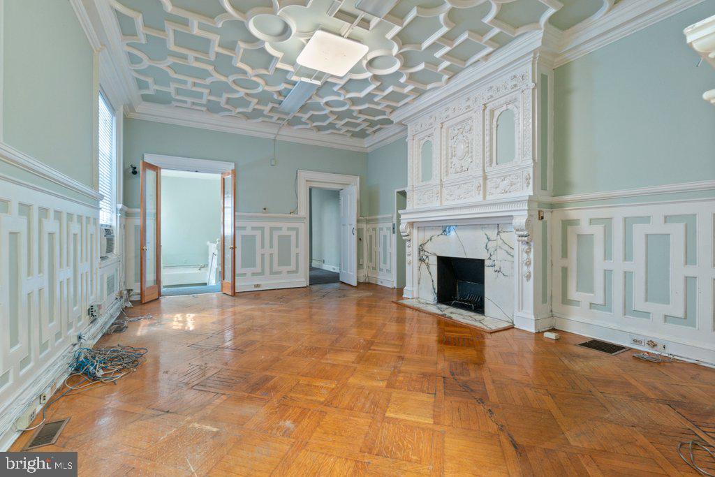 1118 SAINT PAUL STREET 11