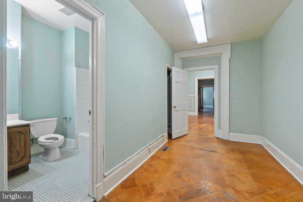 1118 SAINT PAUL STREET 11