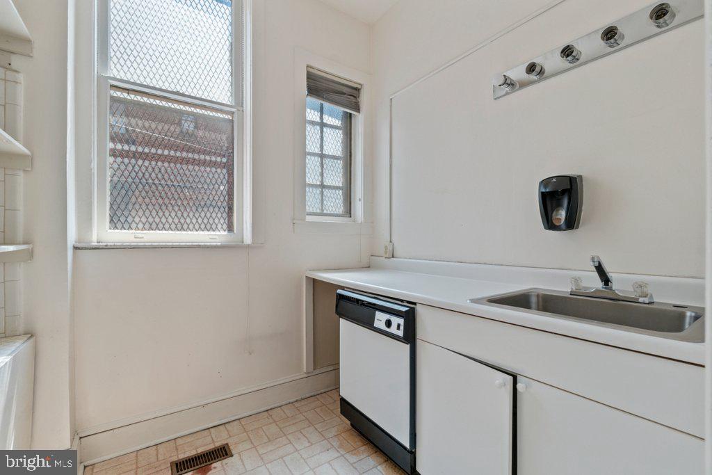 1118 SAINT PAUL STREET 11