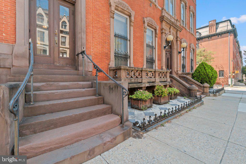 1118 SAINT PAUL STREET 11