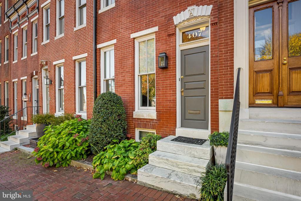 407 WARREN