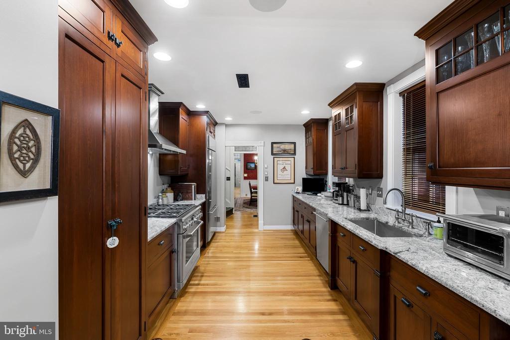 407 WARREN