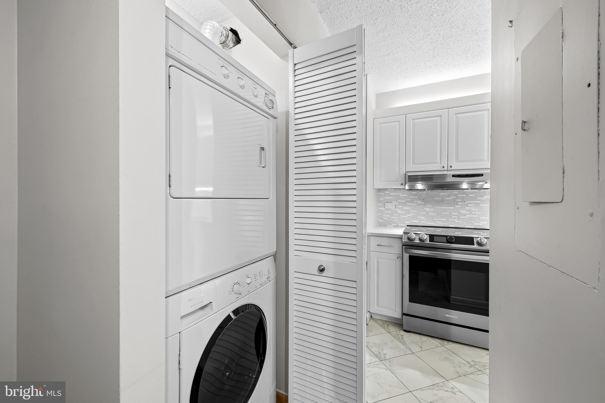 111 HAMLET HILL ROAD 1113